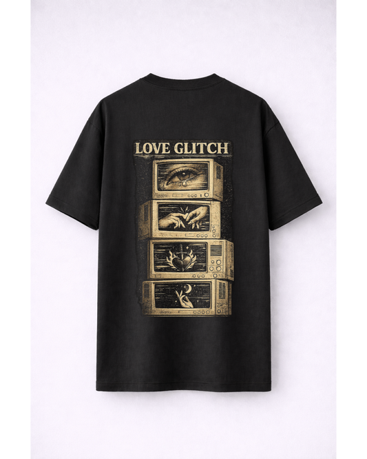 Love Glitch Oversized Graphic T-Shirt – Vintage Retro Streetwear Tee